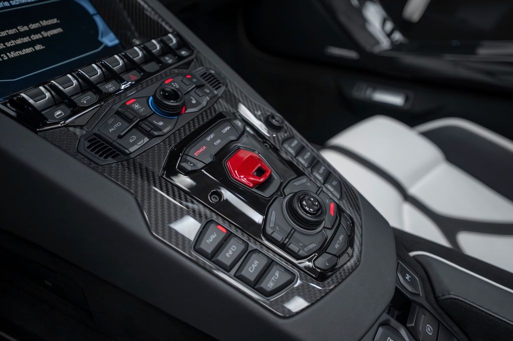 Lamborghini Aventador 2021