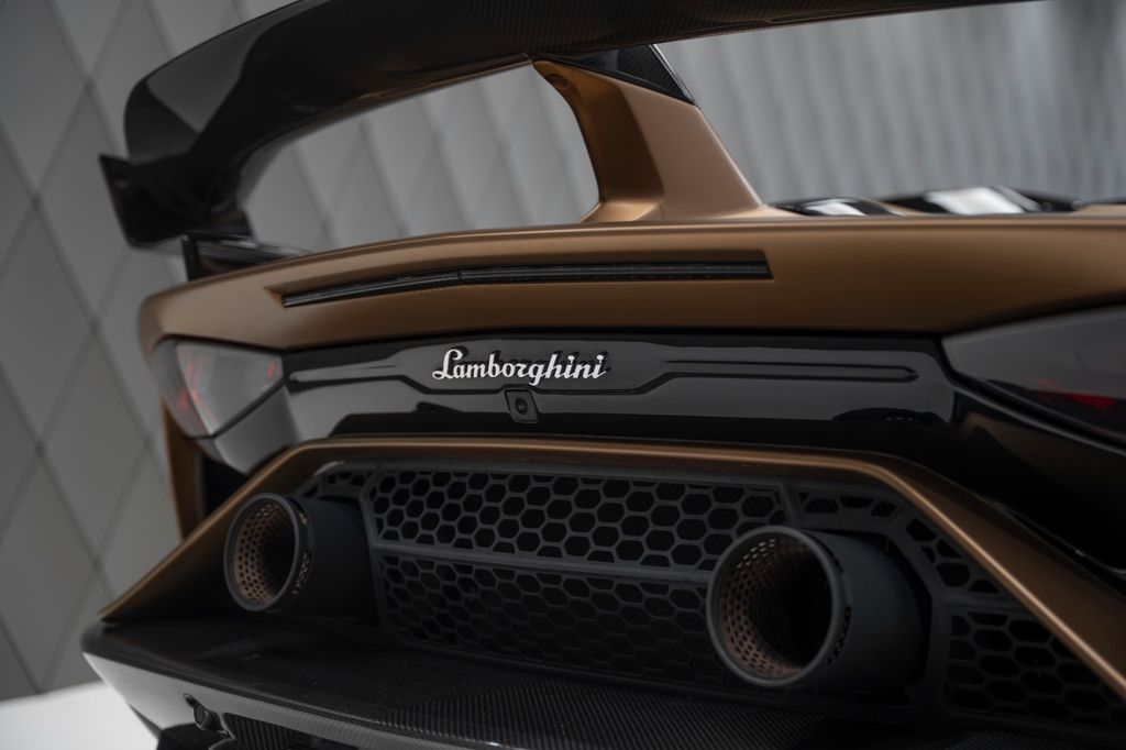 Lamborghini Aventador 2021