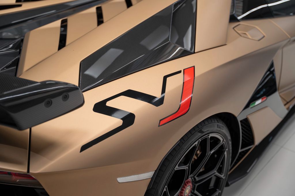 Lamborghini Aventador 2021