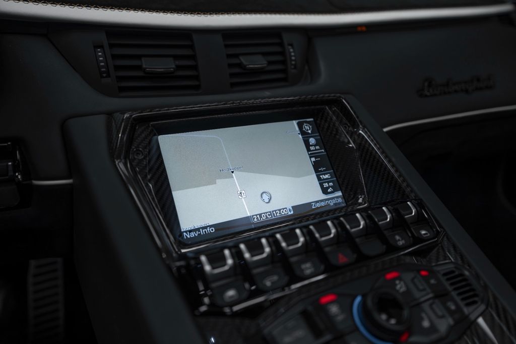 Lamborghini Aventador 2021