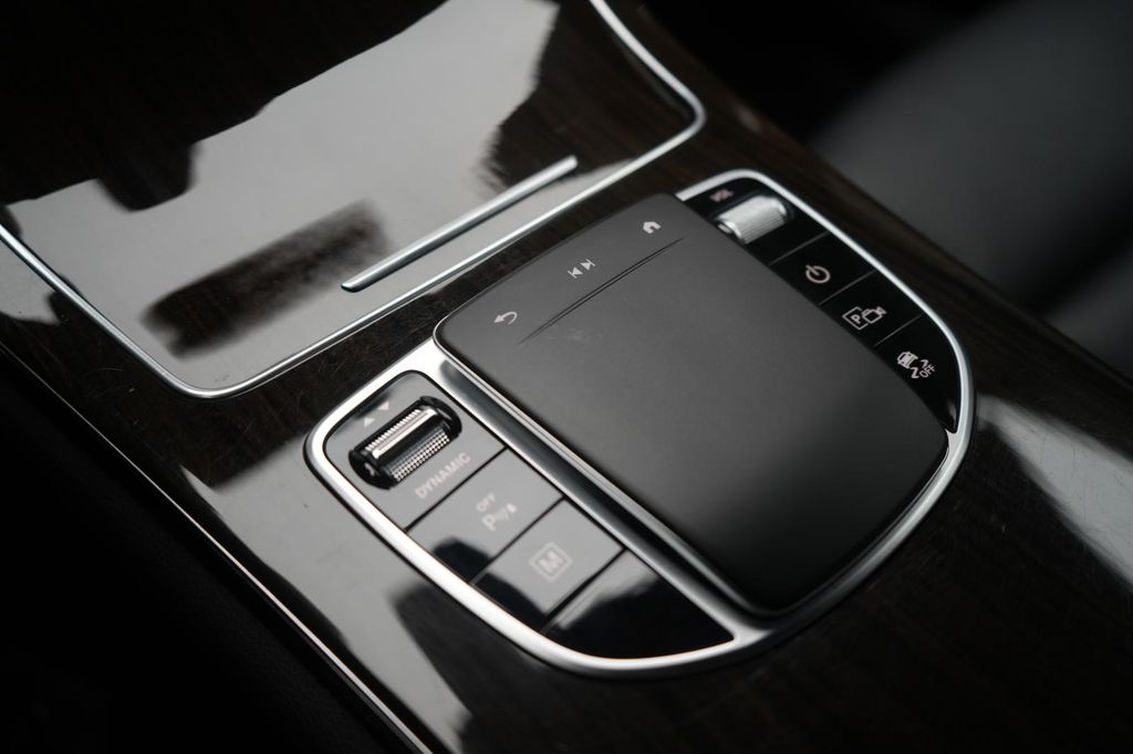 Mercedes-Benz GLC 300 2022