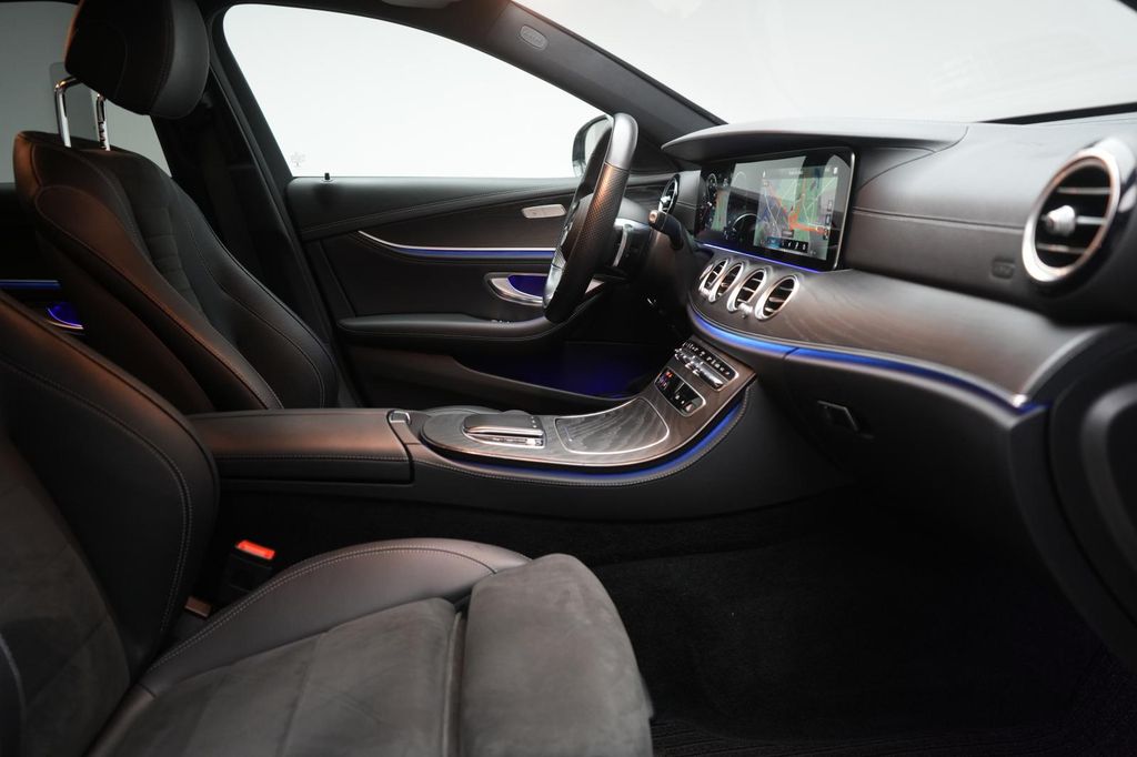 Mercedes-Benz E 300 2022