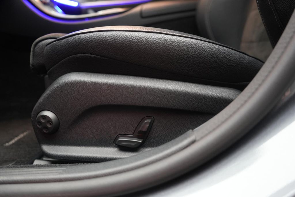 Mercedes-Benz E 300 2022