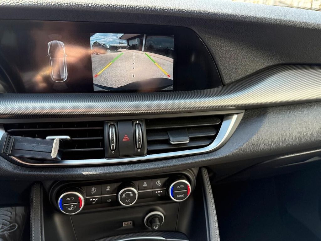 Alfa Romeo Stelvio 2021