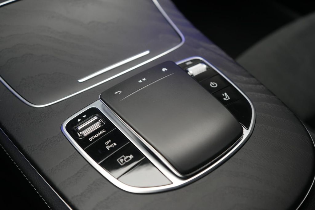 Mercedes-Benz E 300 2022