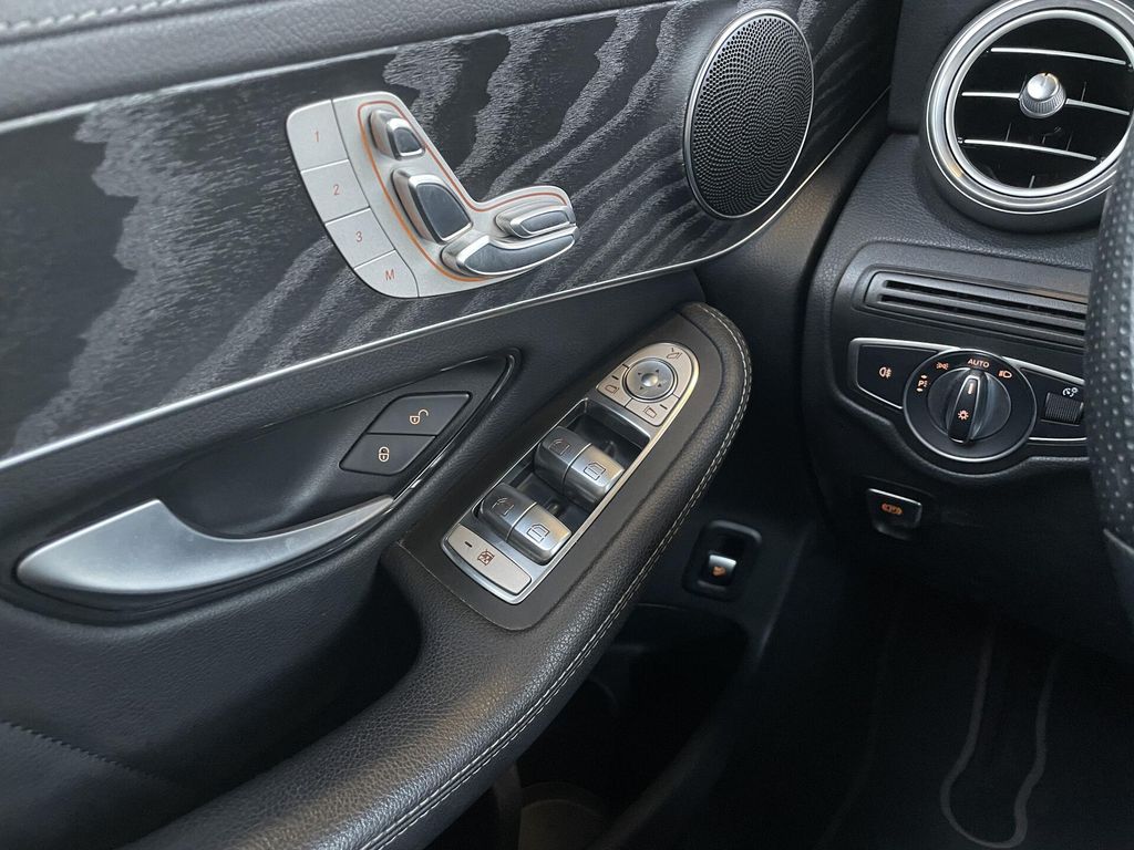 Mercedes-Benz GLC 300 2022