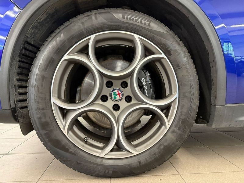 Alfa Romeo Stelvio 2021