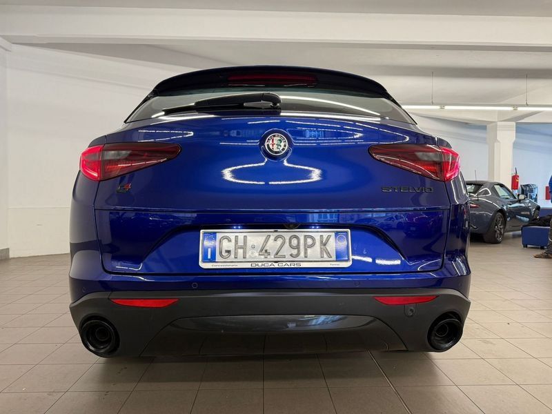 Alfa Romeo Stelvio 2021