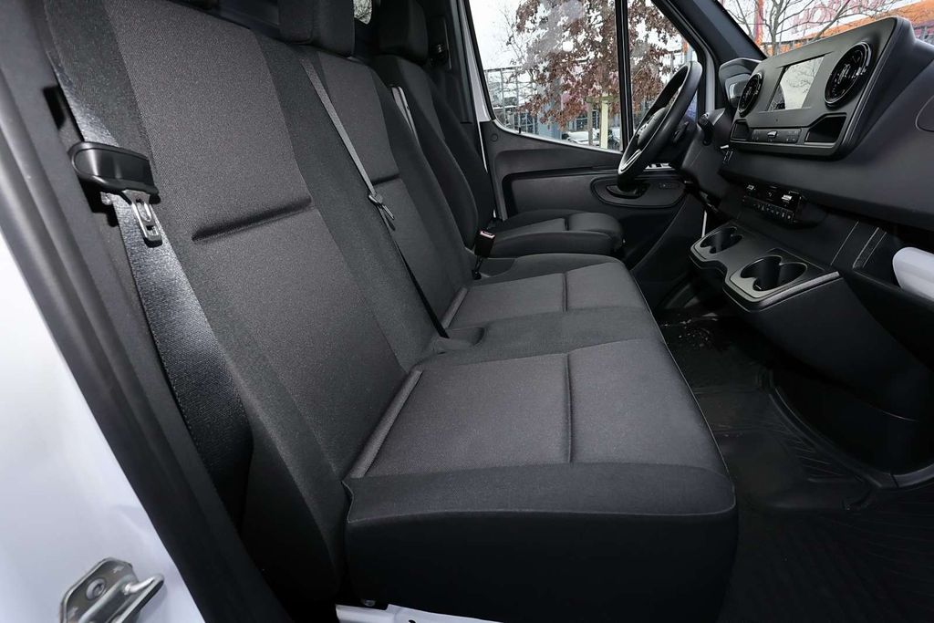 Mercedes-Benz Sprinter 2024