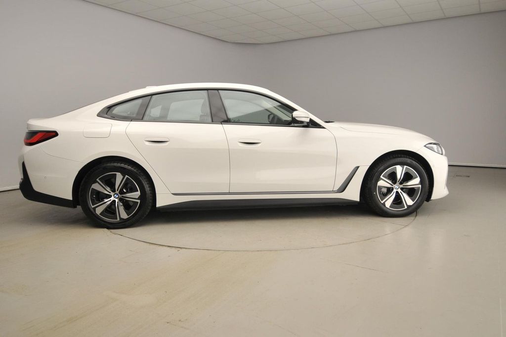 BMW i4 2024