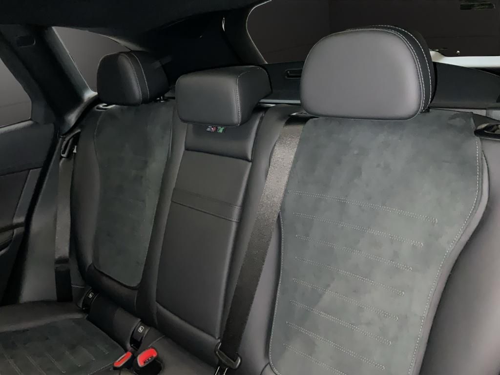 Mercedes-Benz GLC 300 2025