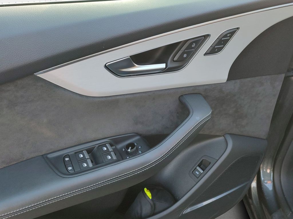 Audi SQ8 2023