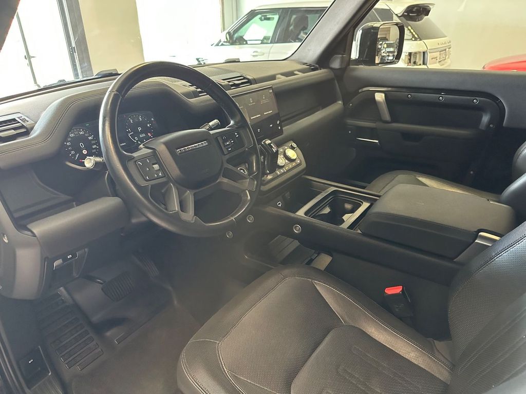 Land Rover Defender 2022