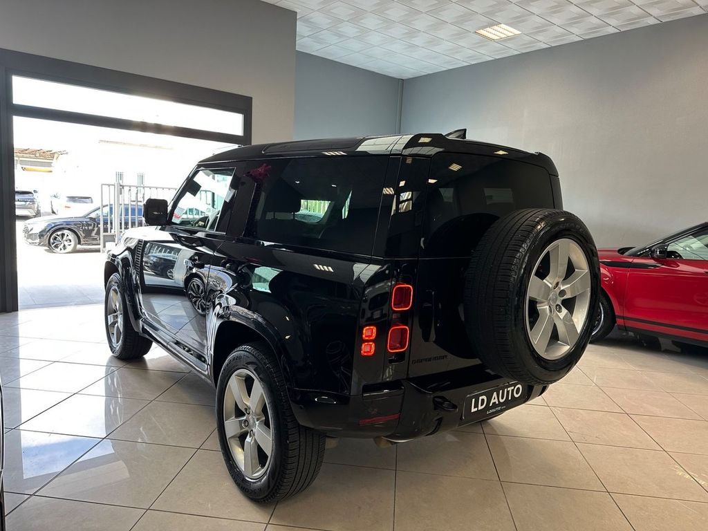 Land Rover Defender 2022