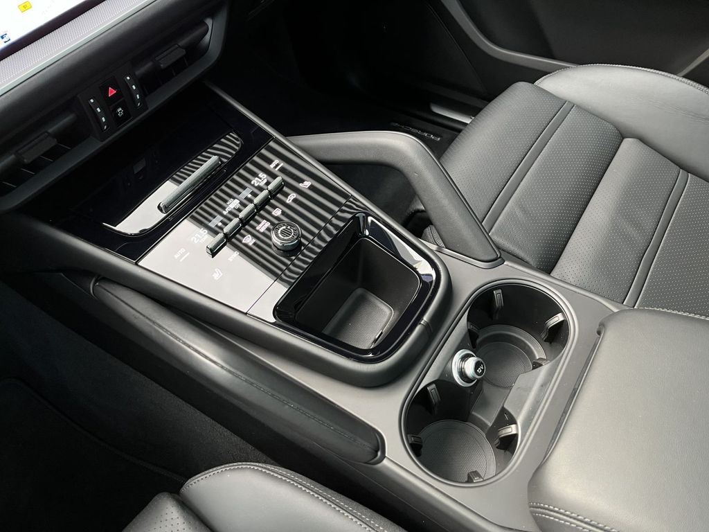 Porsche Cayenne 2024