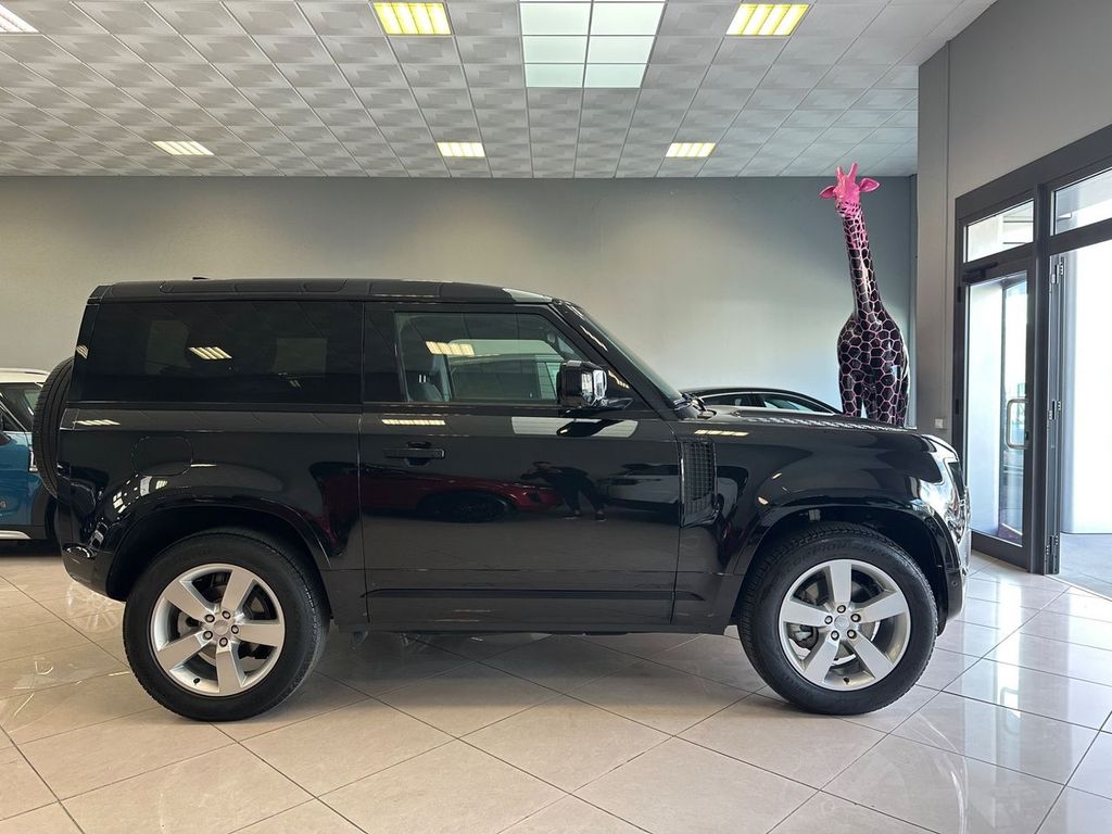 Land Rover Defender 2022