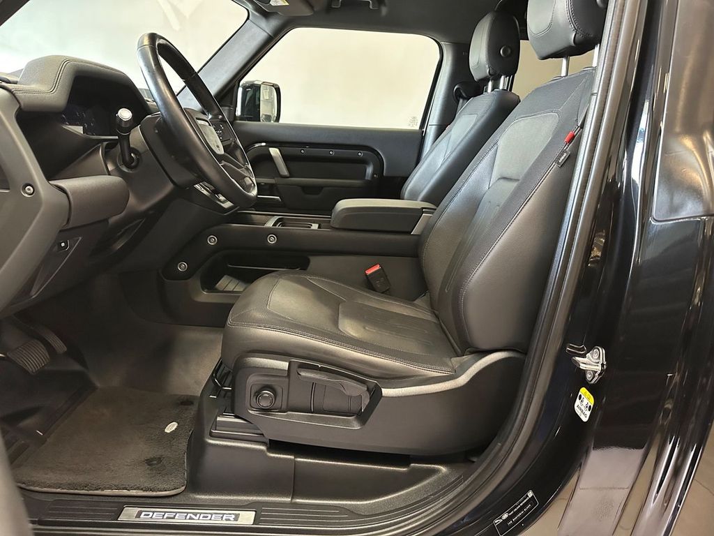 Land Rover Defender 2022