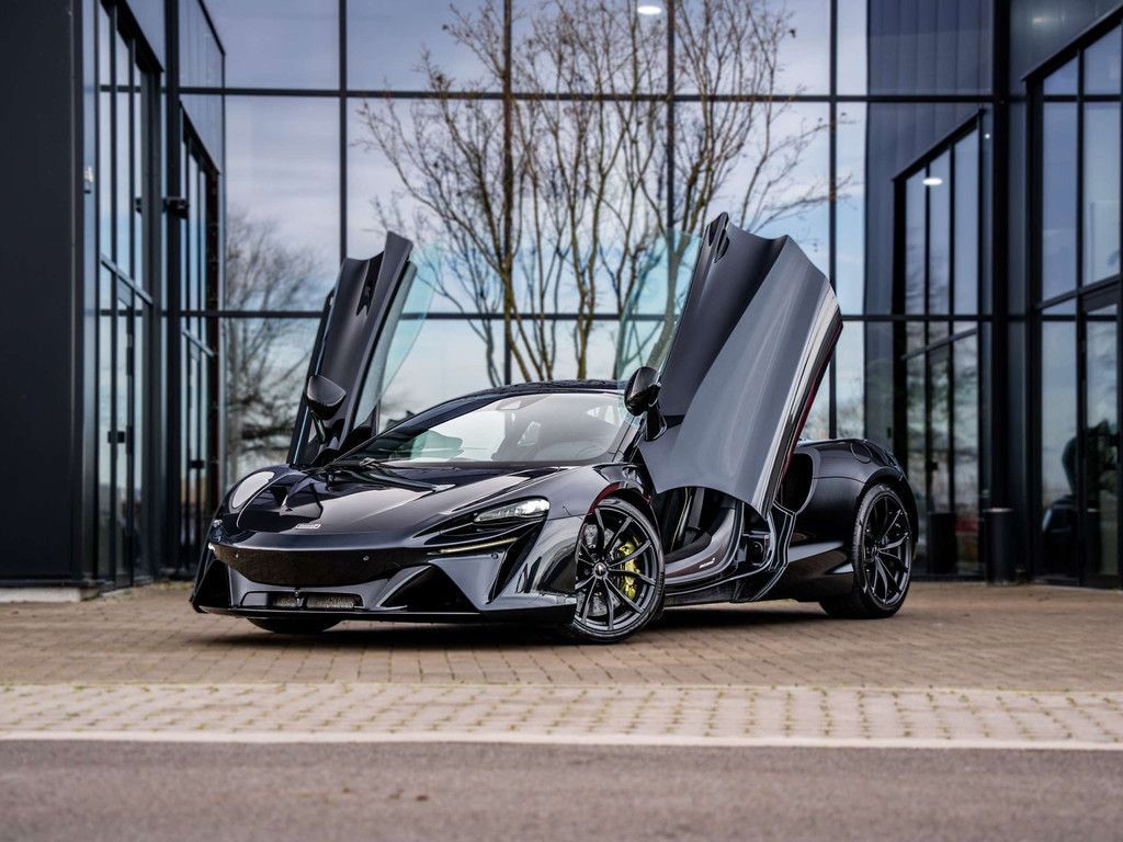 McLaren Artura 2022