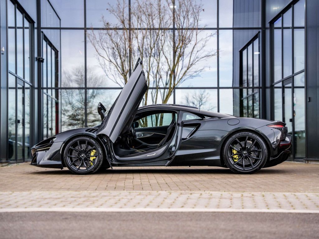 McLaren Artura 2022