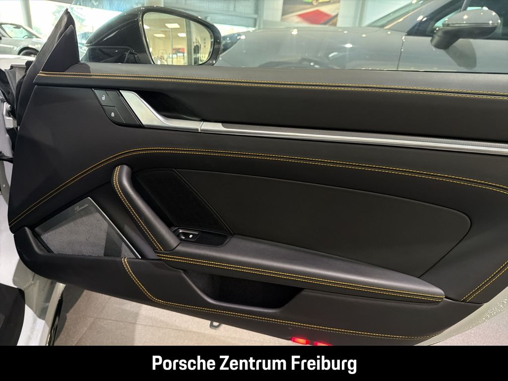 Porsche 992 2023