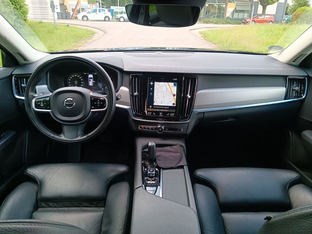 Volvo V90 2021