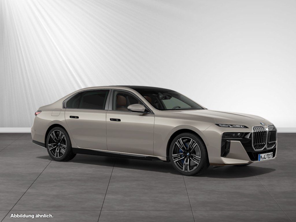 BMW 750 2024
