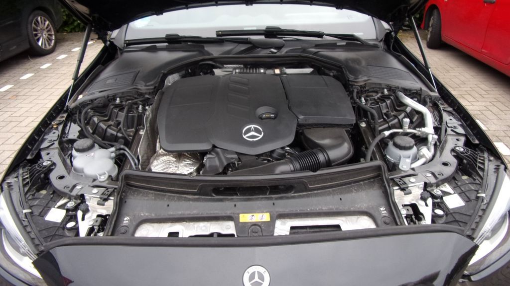 Mercedes-Benz C 220 2025