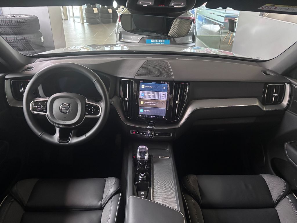 Volvo XC60 2025