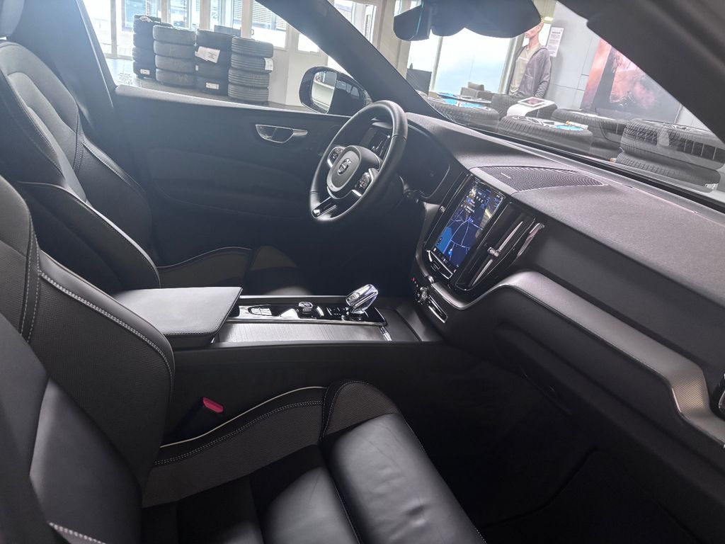Volvo XC60 2025