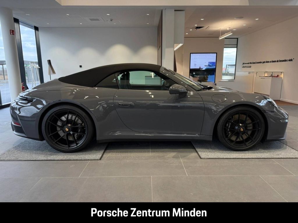 Porsche 992 2025