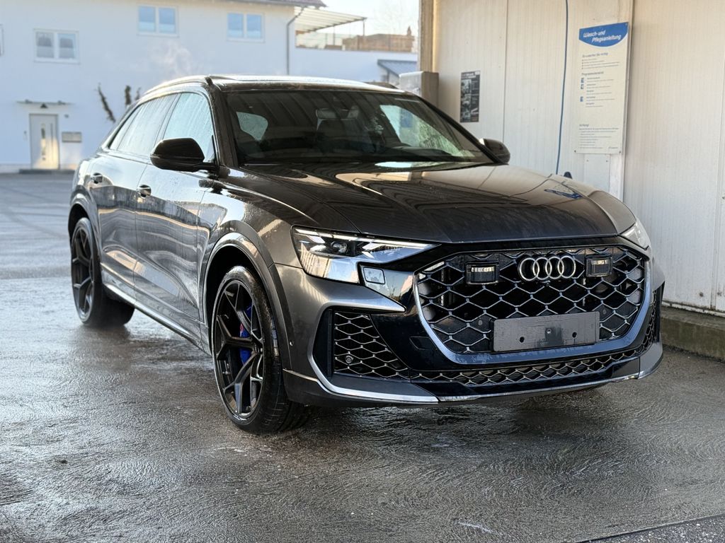 Audi RSQ8 2025