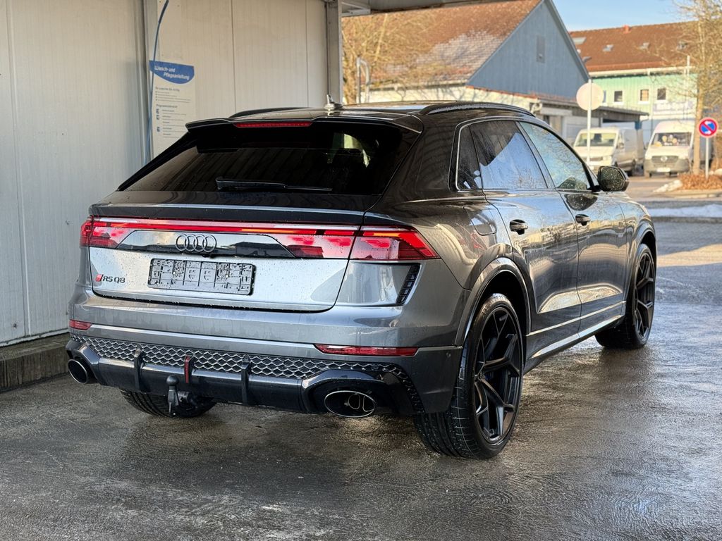 Audi RSQ8 2025