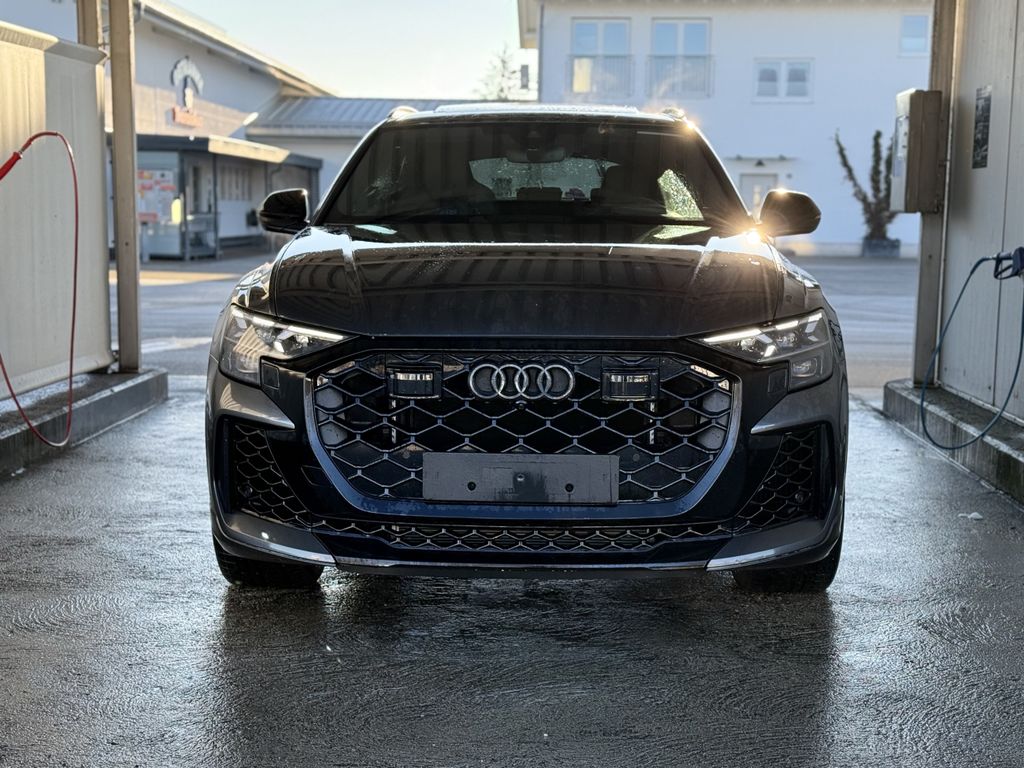 Audi RSQ8 2025