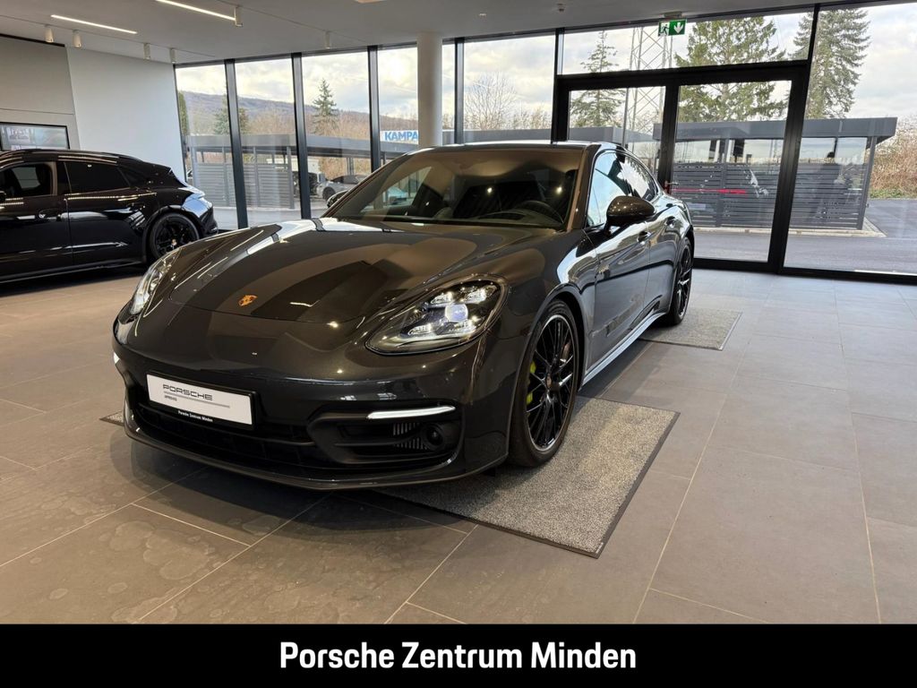 Porsche Panamera 2022