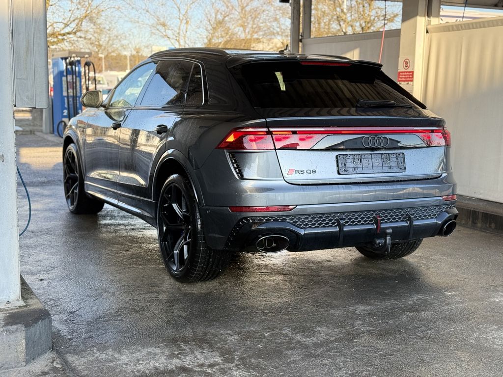 Audi RSQ8 2025