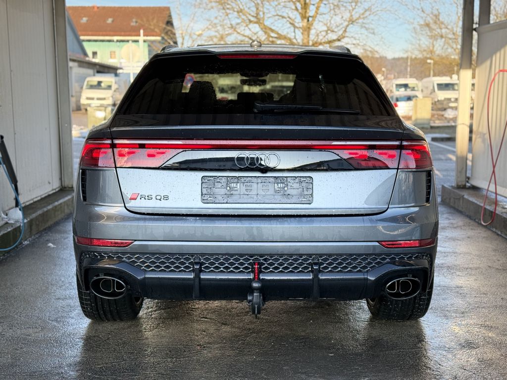 Audi RSQ8 2025