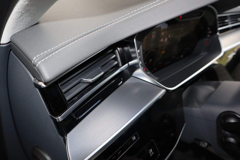 Audi A8 2023