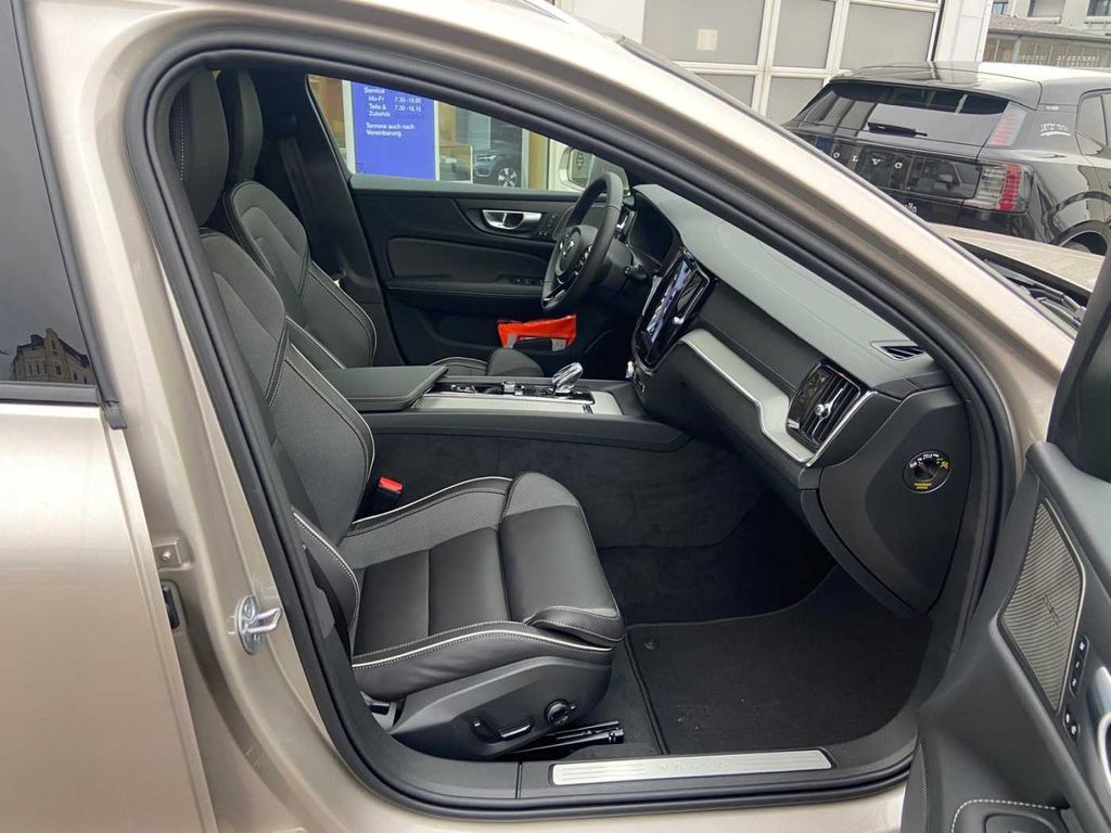 Volvo V60 Cross Country 2023