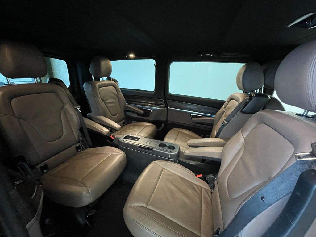 Mercedes-Benz V 300 2022