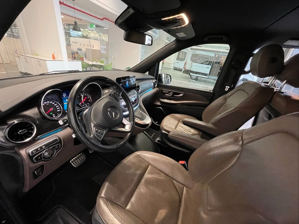 Mercedes-Benz V 300 2022