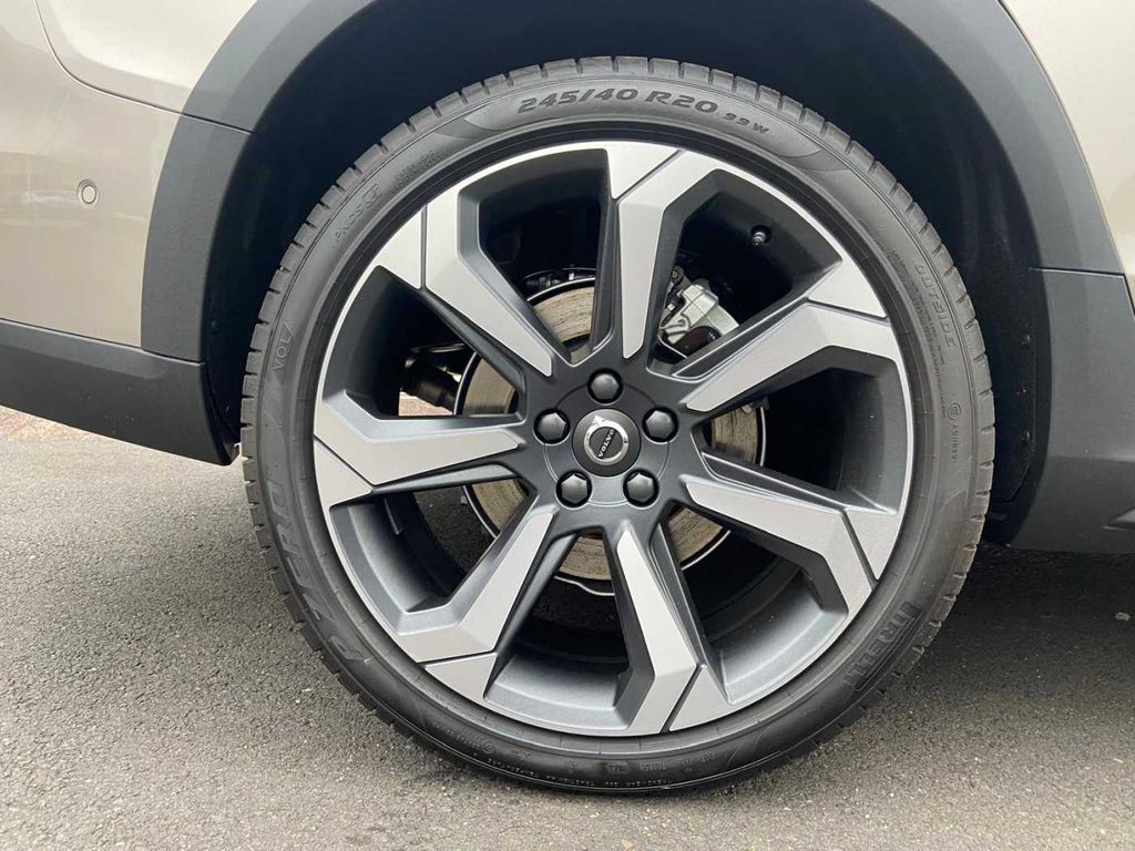 Volvo V60 Cross Country 2023