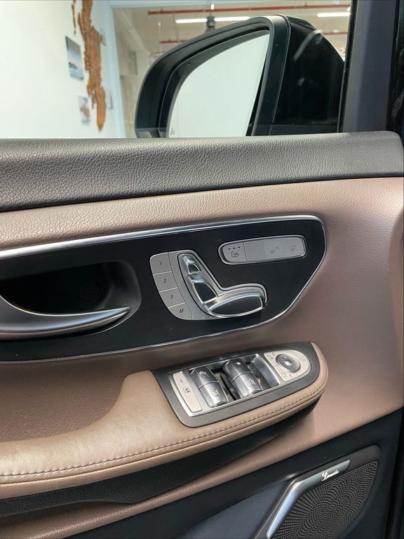 Mercedes-Benz V 300 2022
