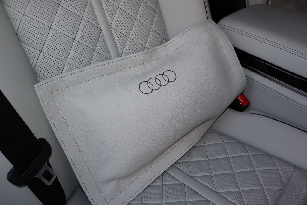 Audi A8 2023