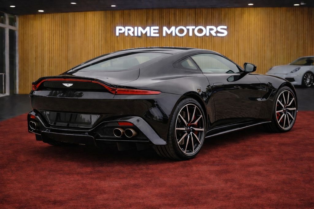 Aston Martin V8 Vantage 2019