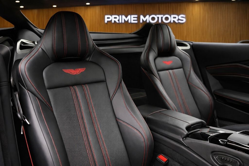 Aston Martin V8 Vantage 2019