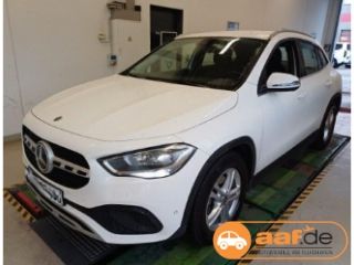 Mercedes-Benz GLA 200 2023