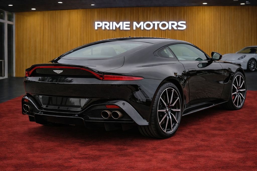 Aston Martin V8 Vantage 2019