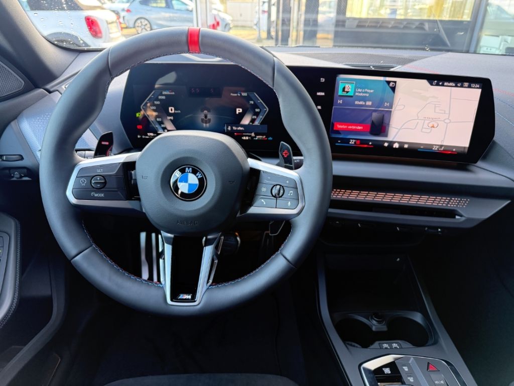 BMW M235