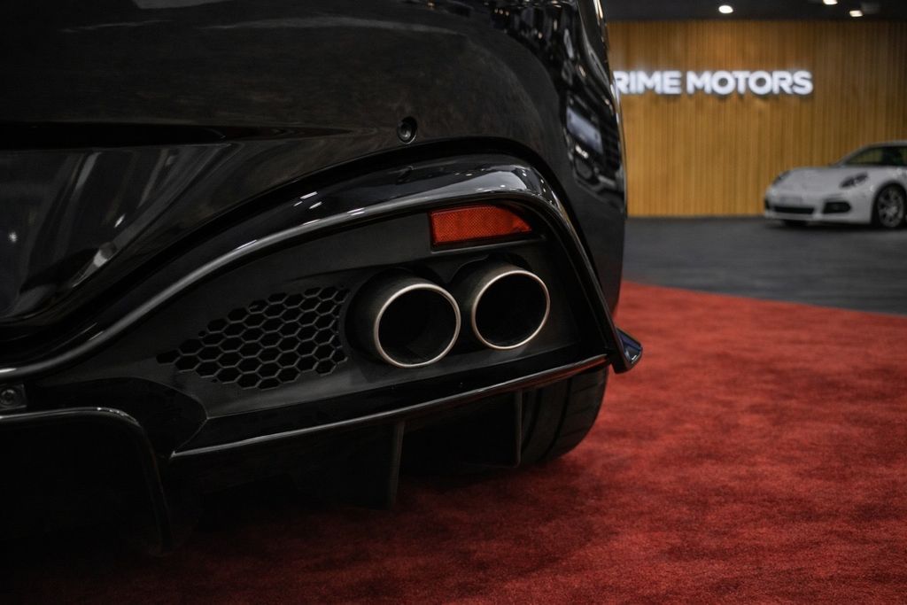 Aston Martin V8 Vantage 2019