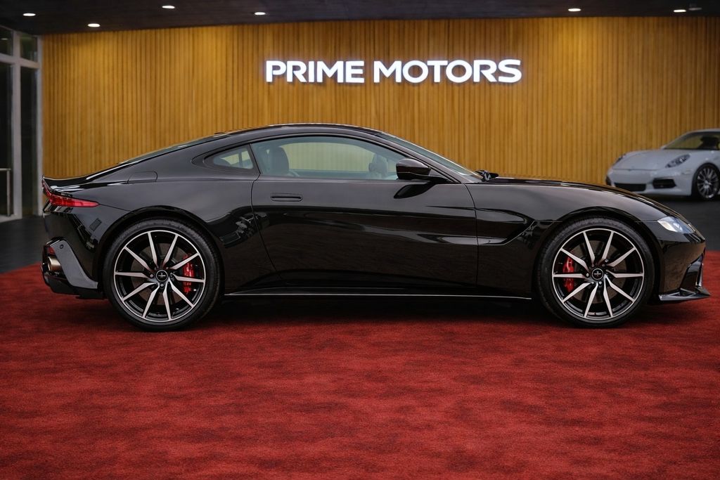 Aston Martin V8 Vantage 2019